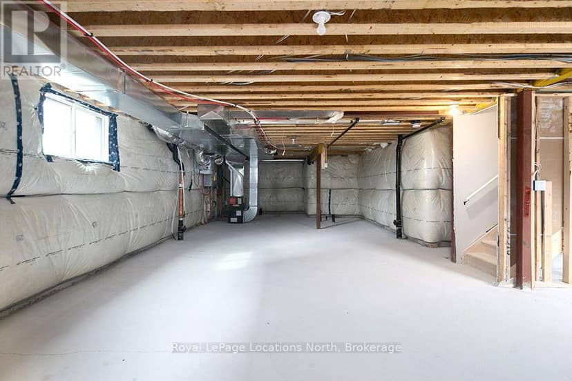 127 Yvonne Crescent — photo 25 of 26