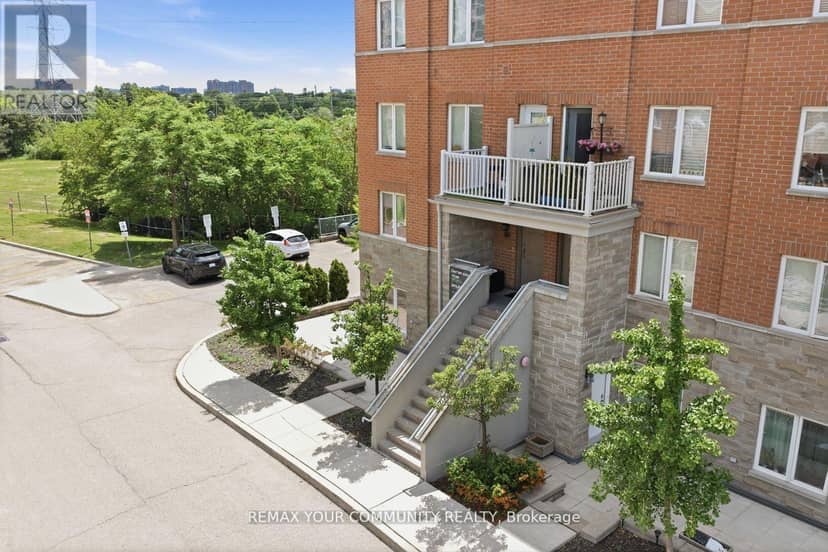 #204 - 35 Richgrove Drive, Toronto, photo 2