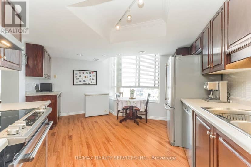 1606 - 20 Cherrytree Drive — photo 16 of 40