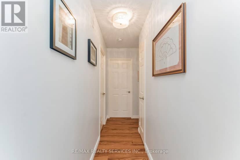 1606 - 20 Cherrytree Drive — photo 24 of 40