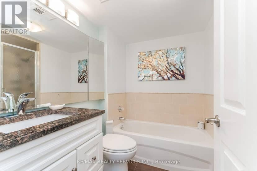 1606 - 20 Cherrytree Drive — photo 26 of 40
