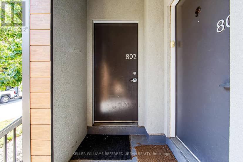 802 - 370 Wallace Avenue — photo 24 of 26