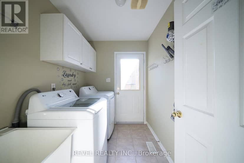 51 Webb Avenue — photo 15 of 40
