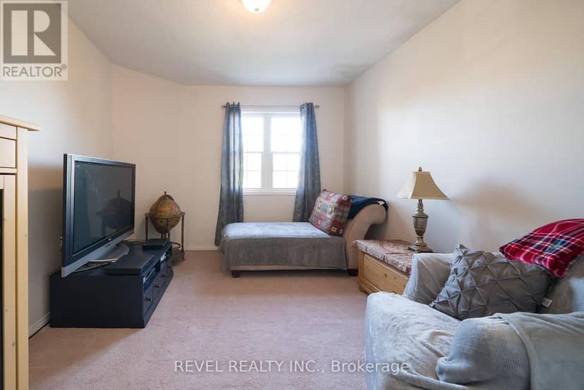 51 Webb Avenue — photo 28 of 40
