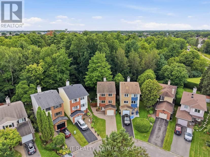 270 Fernleaf Crescent, Ottawa, photo 2
