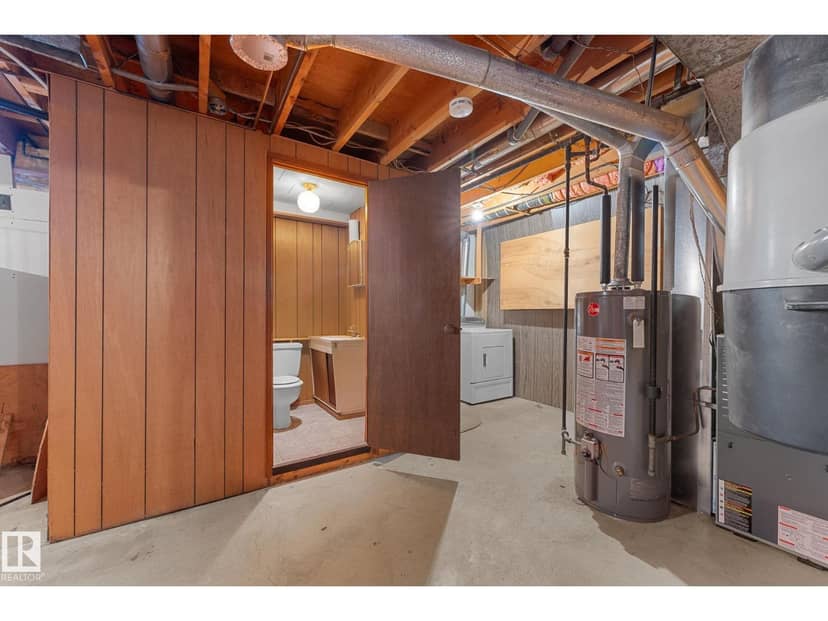 5020 53 AV — photo 38 of 40