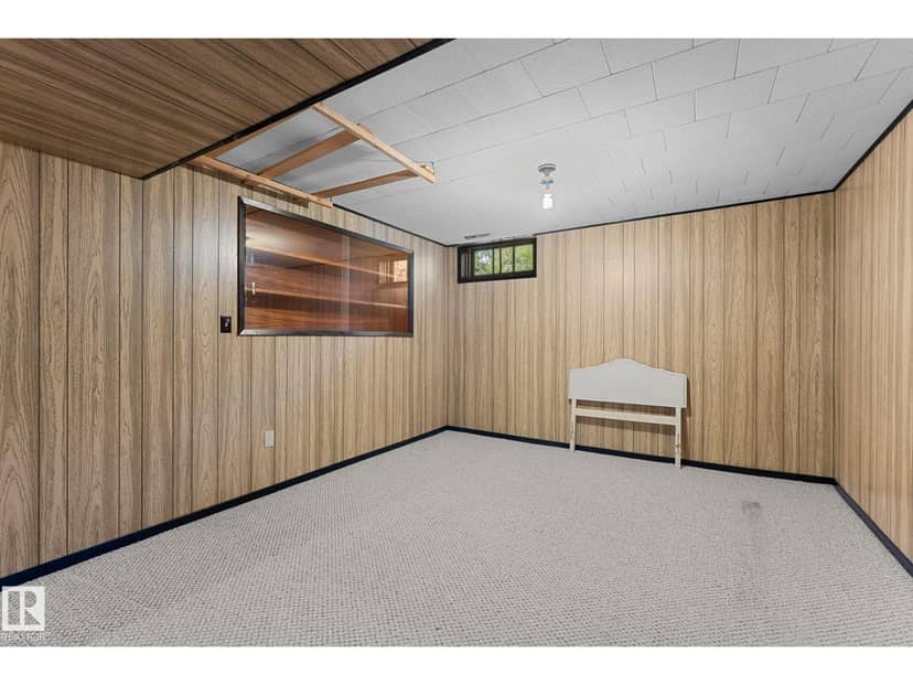 5020 53 AV — photo 33 of 40