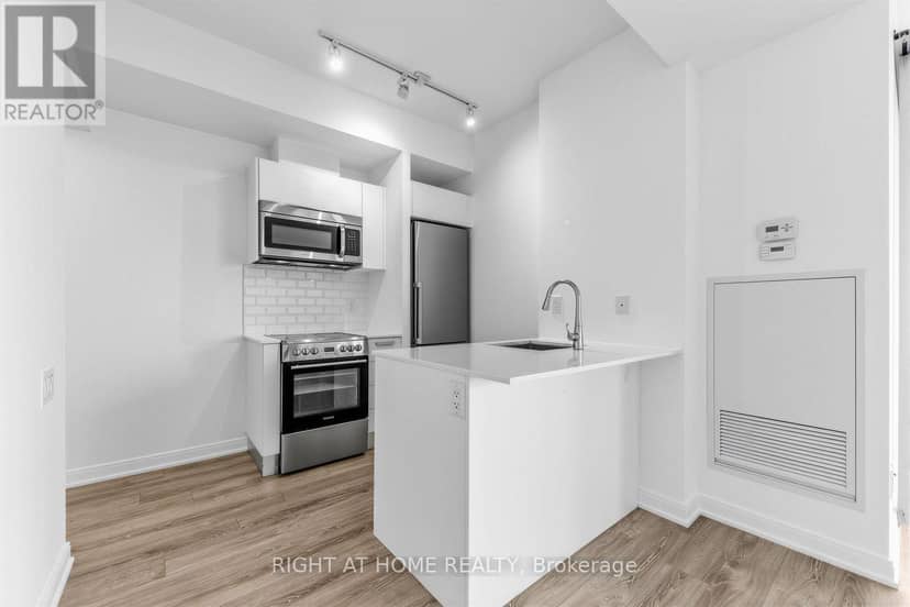 3408 - 42 Charles Street E — photo 14 of 36