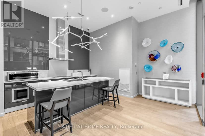 3408 - 42 Charles Street E — photo 34 of 36