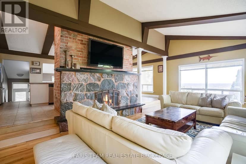 1787 Champlain Road — photo 12 of 40
