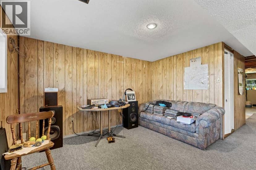 45 Clark Crescent SE — photo 32 of 40
