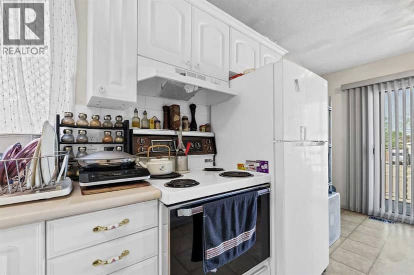 45 Clark Crescent SE — photo 18 of 40