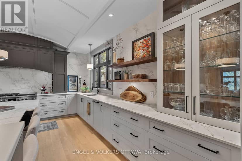 37 Clarendon Avenue — photo 13 of 40