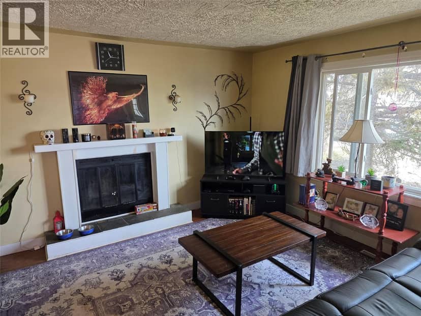 1225 104 Avenue, Dawson Creek, photo 2