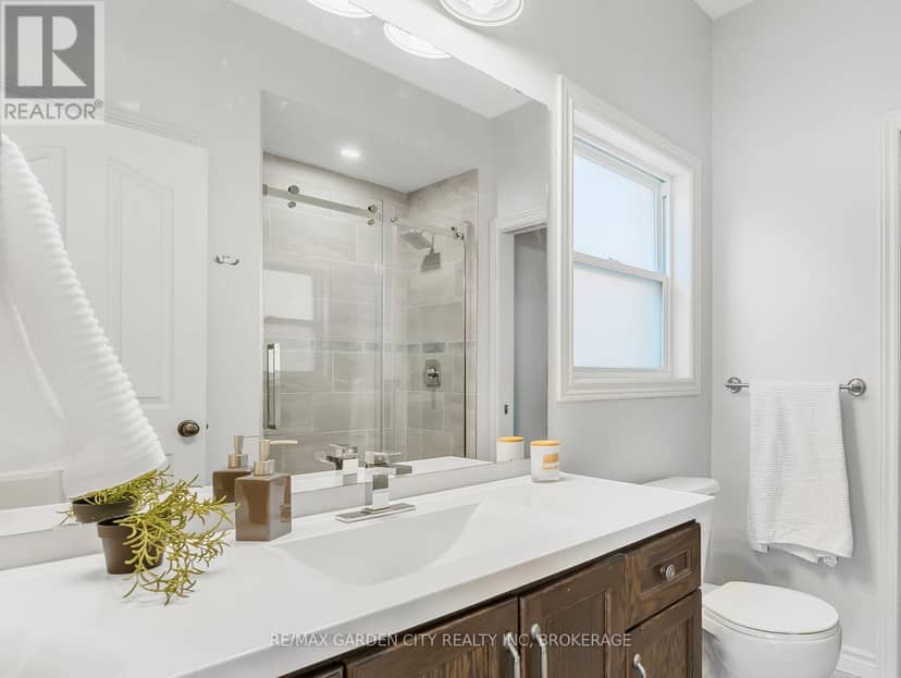 4022 Bush Crescent — photo 19 of 36