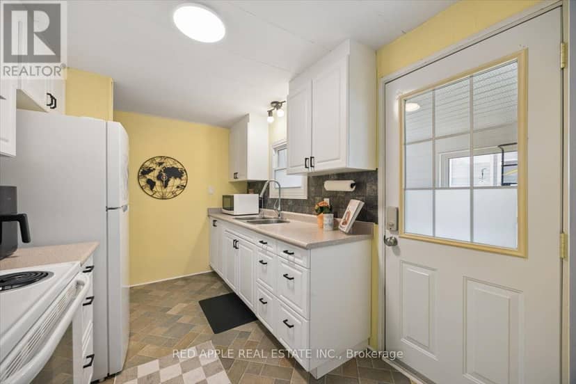 30 Flora Court — photo 14 of 34