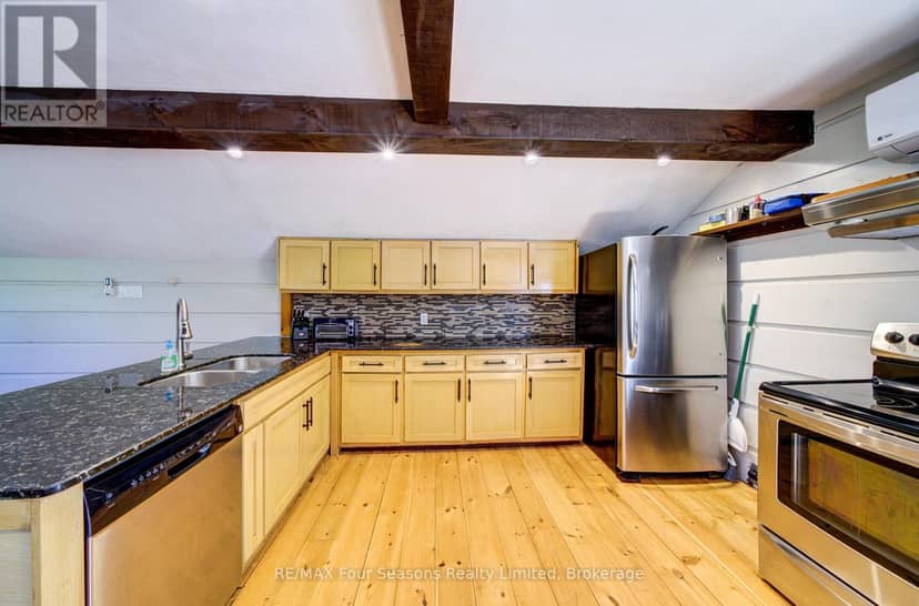 126 Martin Grove N — photo 17 of 40