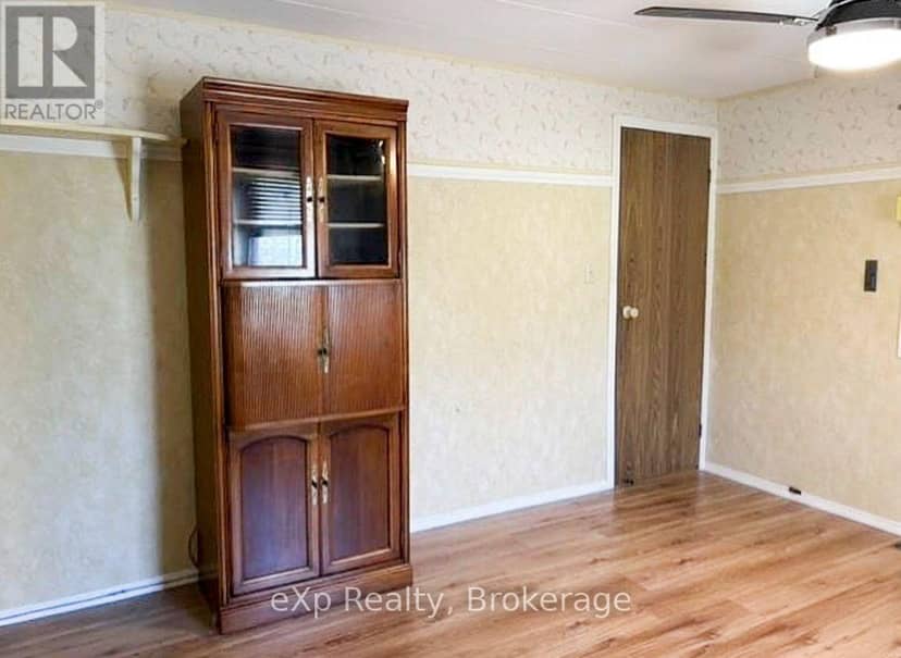 4 - 230 4 Concession — photo 28 of 40