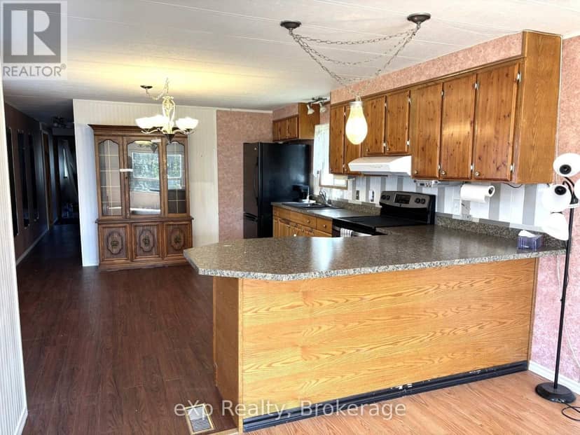 4 - 230 4 Concession — photo 22 of 40