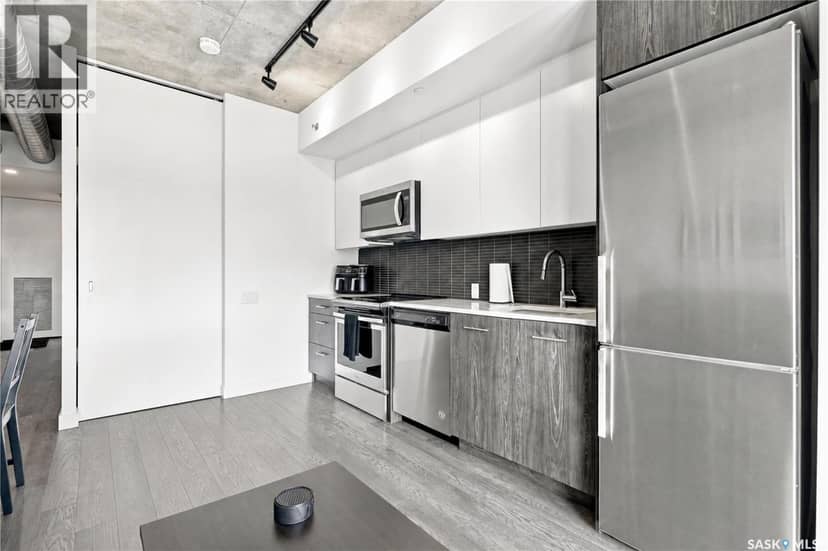 301 490 2nd AVENUE S — photo 12 of 40