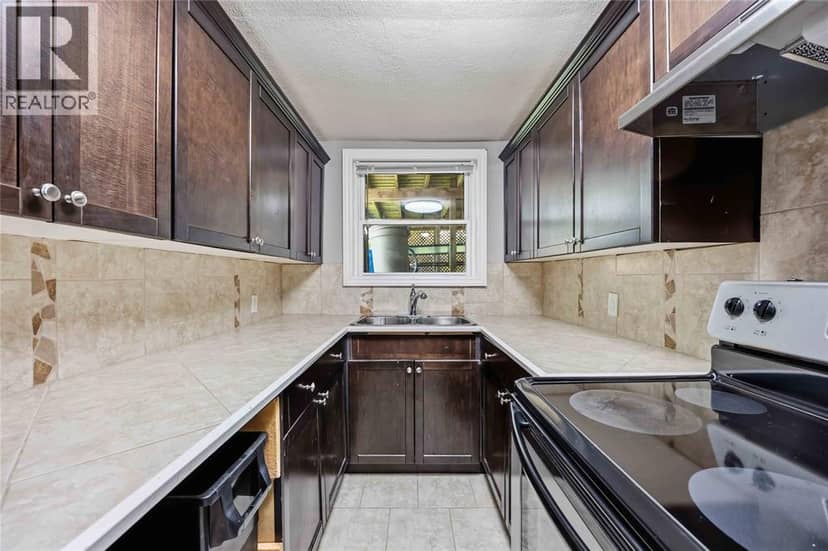751 Ross Avenue — photo 37 of 40