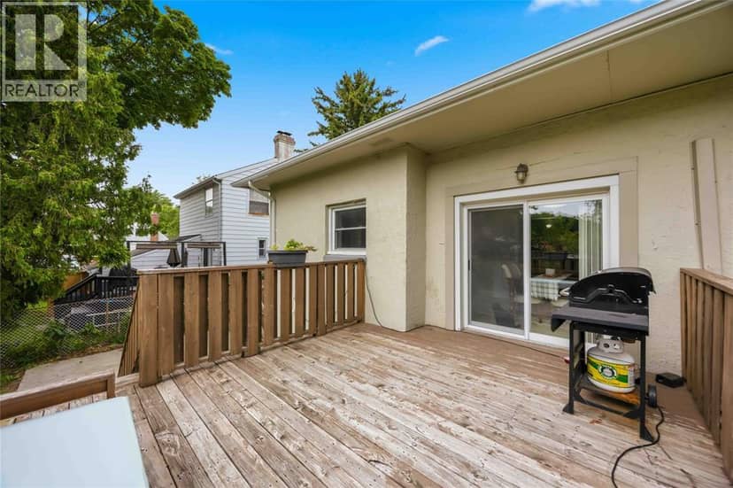 751 Ross Avenue — photo 5 of 40