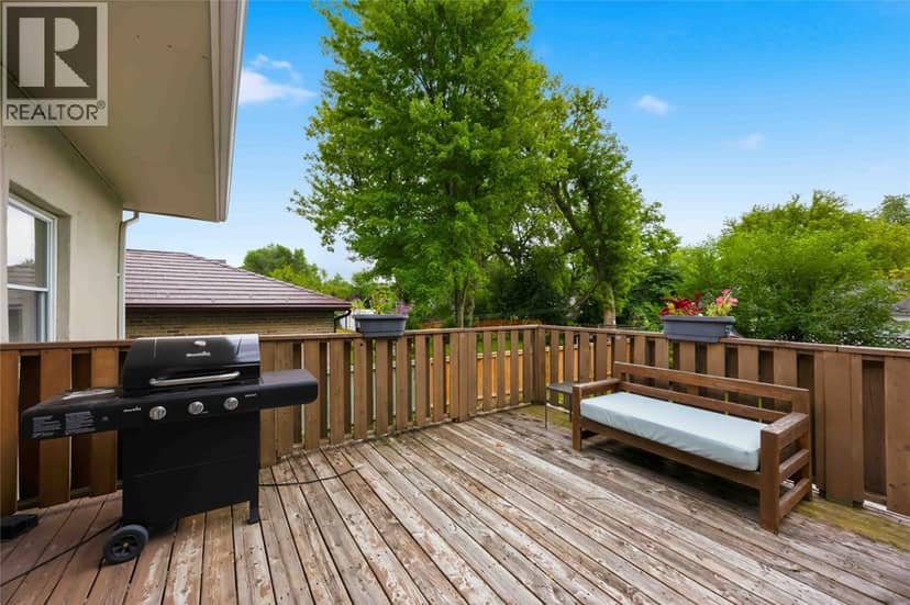751 Ross Avenue — photo 6 of 40