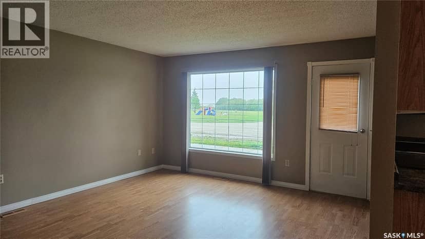 139 Center STREET — photo 11 of 29