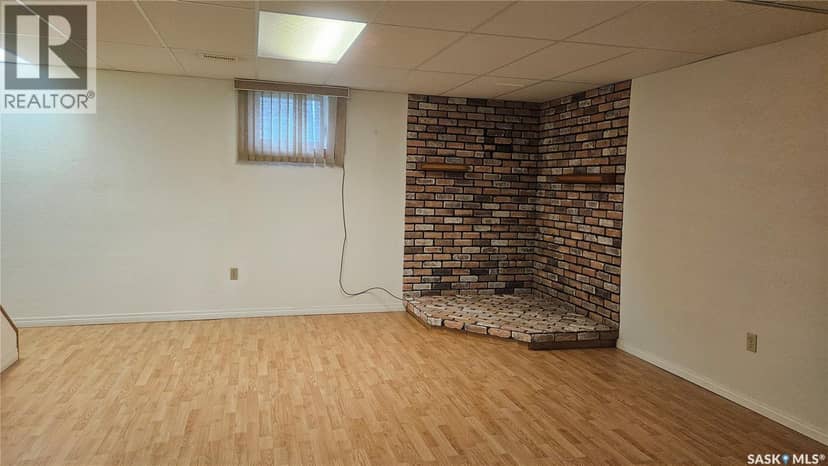 139 Center STREET — photo 14 of 29