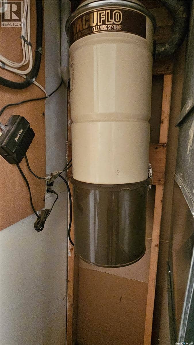 139 Center STREET — photo 25 of 29