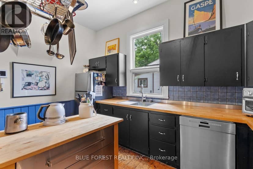 550 Elizabeth Street — photo 27 of 40