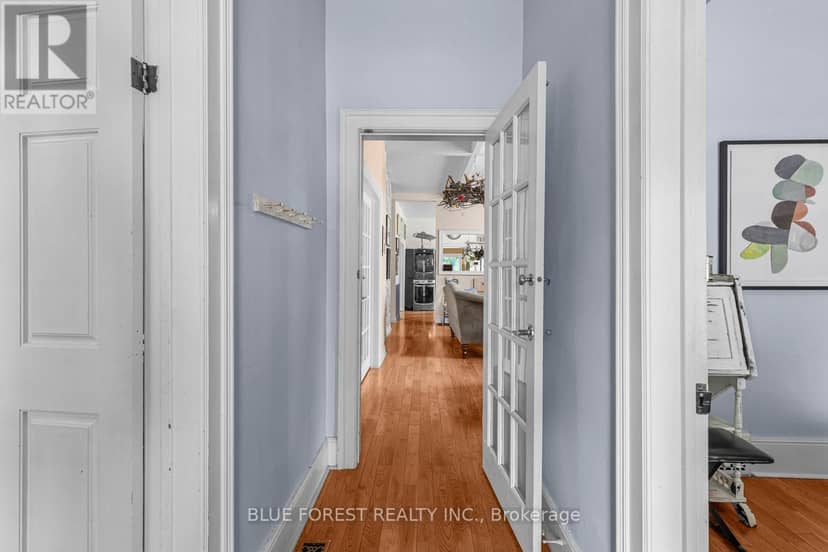 550 Elizabeth Street, London East, photo 5