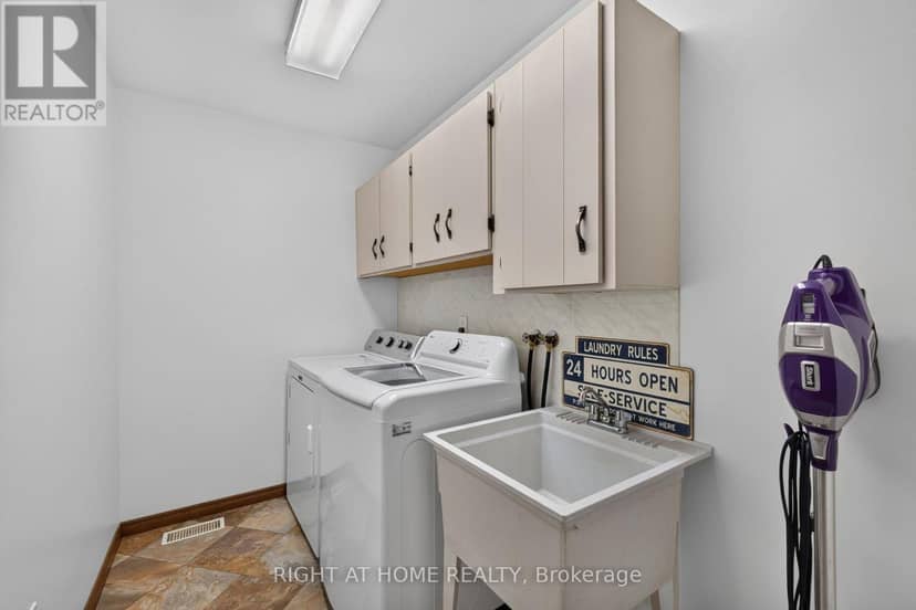 13 St Ladislaus Street — photo 22 of 40