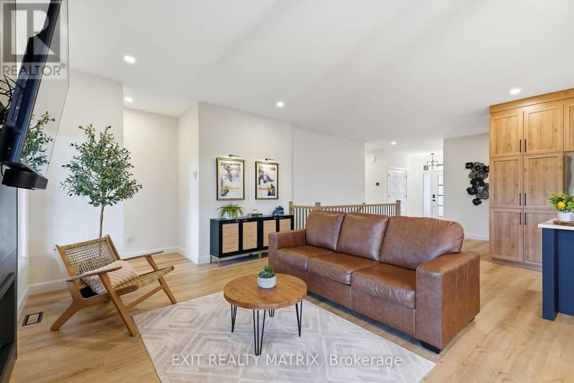 256 Trudeau Crescent — photo 12 of 40