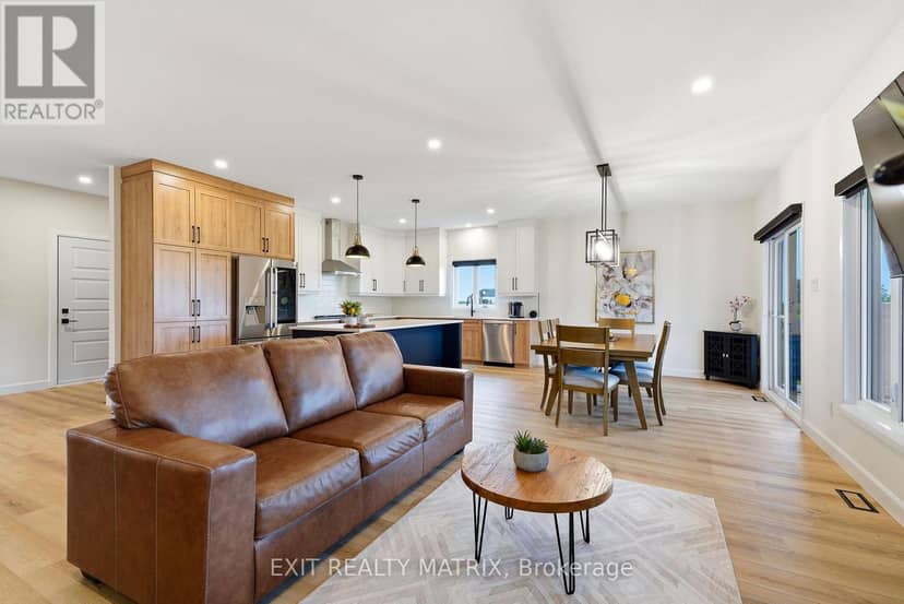 256 Trudeau Crescent — photo 15 of 40