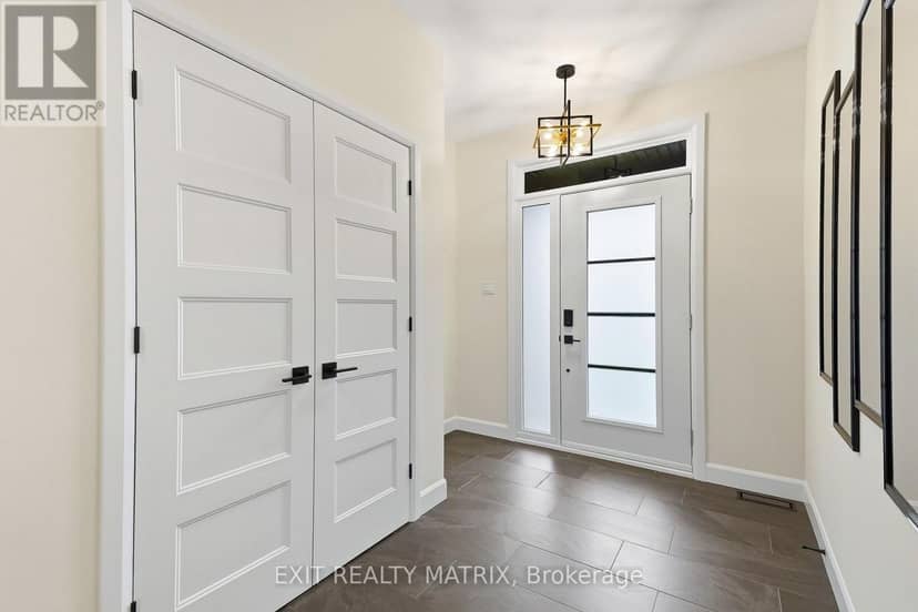 256 Trudeau Crescent, Russell, photo 3