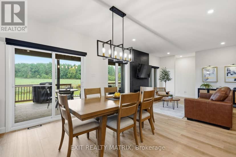256 Trudeau Crescent — photo 9 of 40