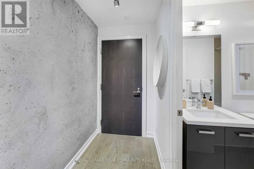 403 - 11 Charlotte Street — photo 4 of 12