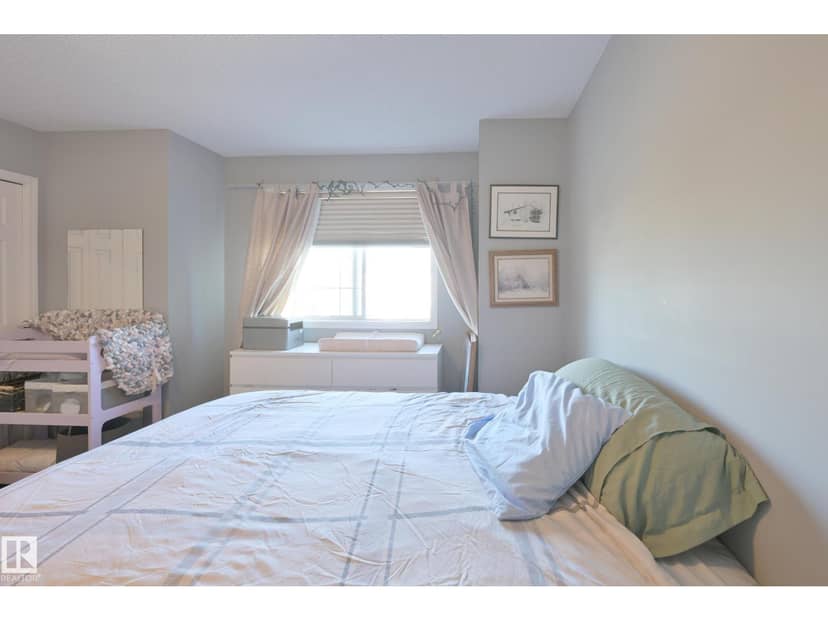 8127 7 AV SW — photo 20 of 40