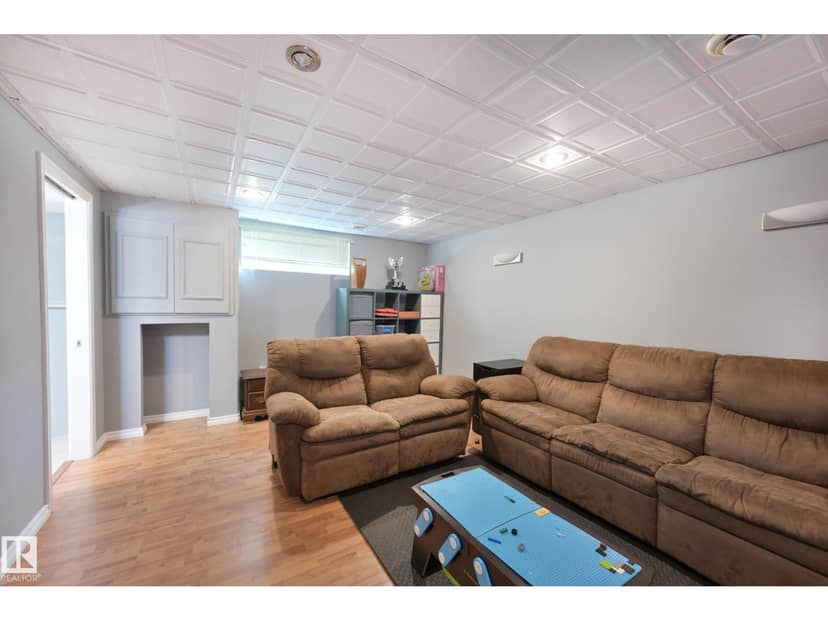 8127 7 AV SW — photo 28 of 40