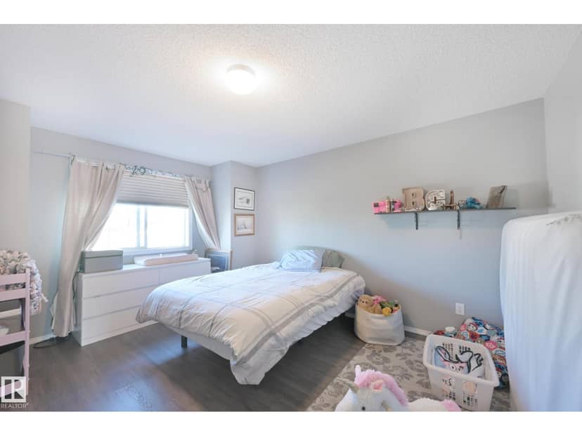 8127 7 AV SW — photo 19 of 40