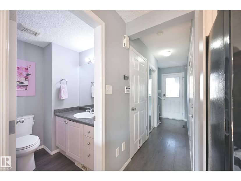 8127 7 AV SW — photo 13 of 40
