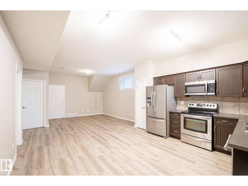 #196 142 Selkirk PL, Leduc, photo 3