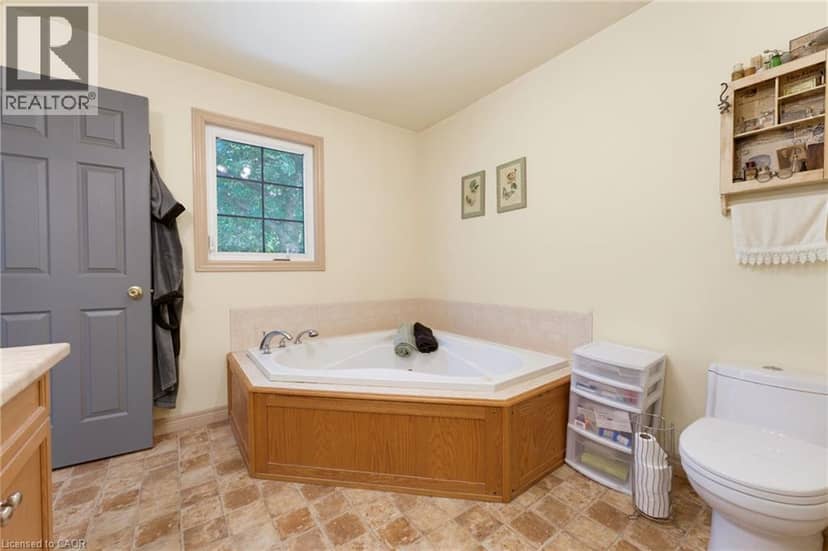 1045 Concession 6 — photo 21 of 40