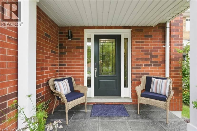 48 BRIDGEPORT Crescent — photo 4 of 40