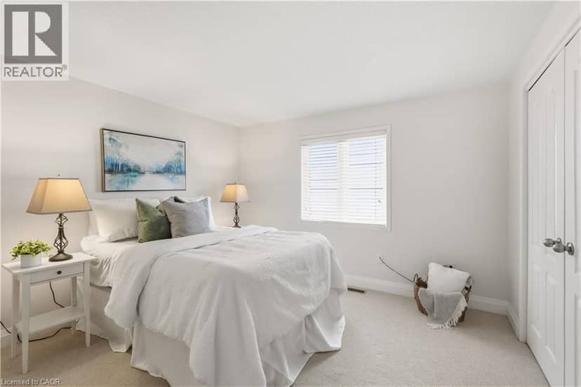 48 BRIDGEPORT Crescent — photo 36 of 40