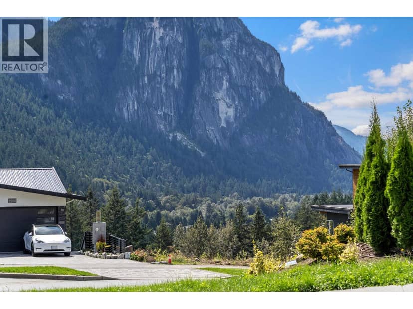 2250 CRUMPIT WOODS DRIVE, Squamish, photo 2