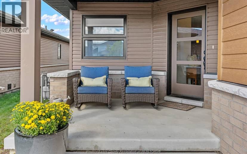 213 Meadowview — photo 4 of 32