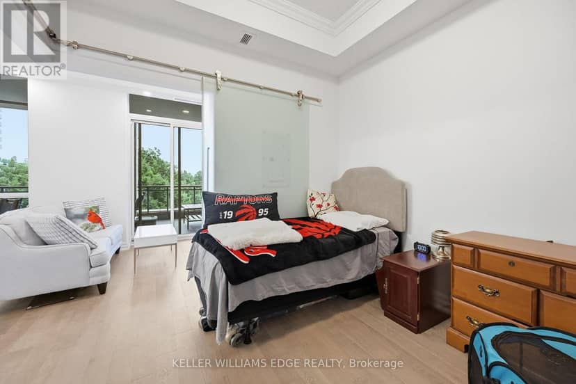 202 - 2060 Lakeshore Road — photo 37 of 40