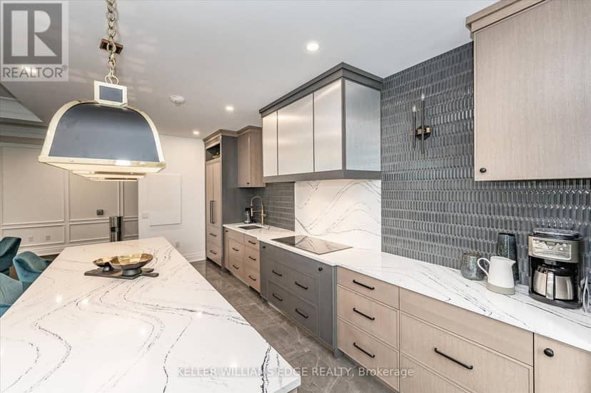 202 - 2060 Lakeshore Road — photo 8 of 40